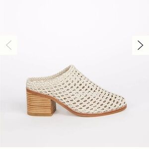 Intentionally Blank - Women's Cream Woven Mules, size 7